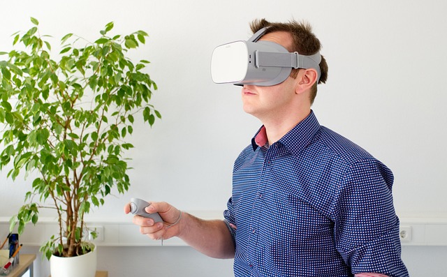 Intro to VR - AR: Understanding the Digital Realities.